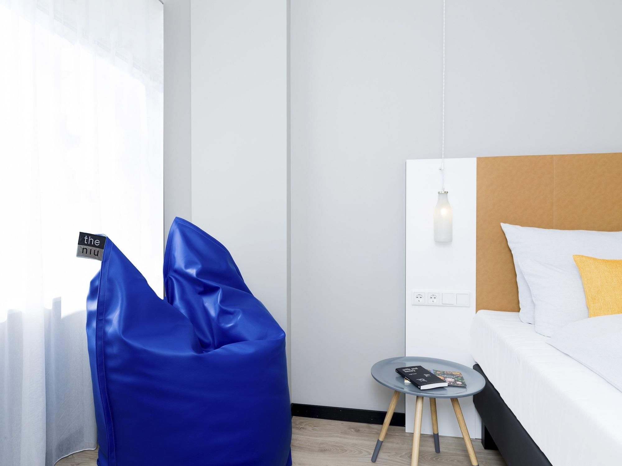- The Niu, Dairy Hotel Haarlem